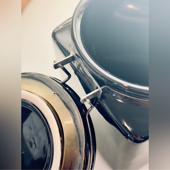 OGGI Coffee Tea Black Square Ceramic Canister Crock w Flip Lock Seal & Scoop - Picture 7 of 16